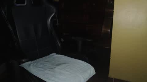 Snapshot of im_dave21 chatting on October 15, 2025, 10:37 am im_dave21 online show from October 15, 2025, 10:37 am