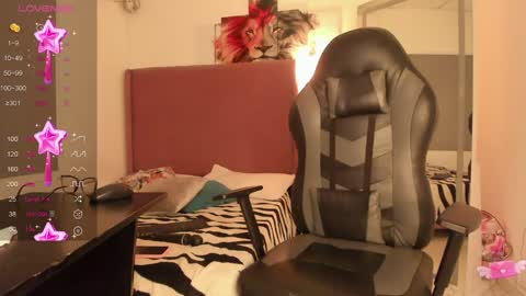 Snapshot of imacwenn_ chatting on December 12, 2024, 4:21 pm Sofia online show from December 12, 2024, 4:21 pm