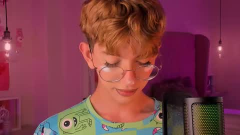 Damiano online show from September 12, 2025, 7:47 pm