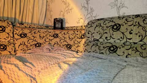 Snapshot of insanelysweet chatting on December 24, 2024, 5:44 pm insanelysweet online show from December 24, 2024, 5:44 pm