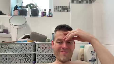 Snapshot of interestedhun chatting on October 10, 2025, 8:46 am InterestedHun online show from October 10, 2025, 8:46 am