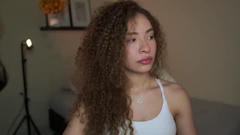 isa_____ online show from February 28, 2026, 2:01 am