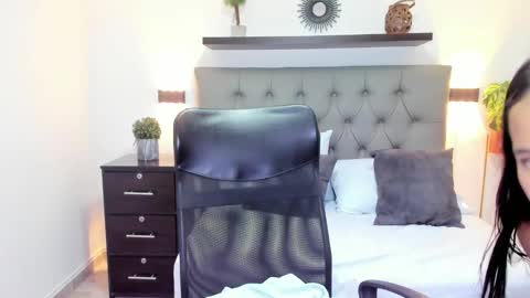 Snapshot of isabella_florez22 chatting on February 20, 2025, 6:13 pm Isabel florez online show from February 20, 2025, 6:13 pm