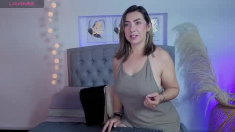   online show from November 25, 2025, 10:15 am