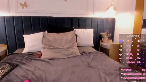 Isabella online show from December 14, 2024, 12:33 am