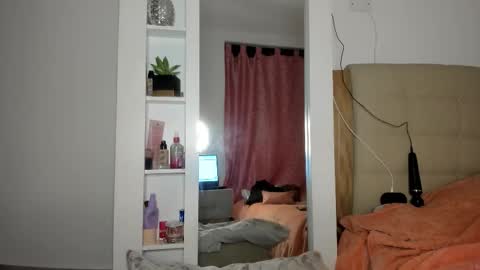 Snapshot of isabellabeker_ chatting on January 9, 2026, 7:33 am ISABEL online show from January 9, 2026, 7:33 am