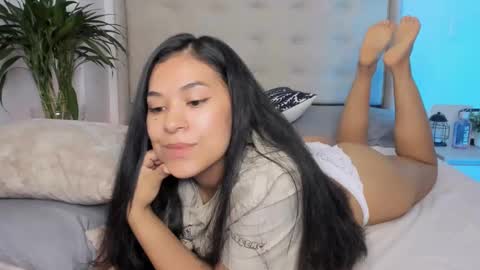 Isabelle Diaz online show from February 11, 2025, 9:53 am