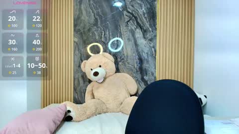 ISADORA online show from February 24, 2026, 11:08 am