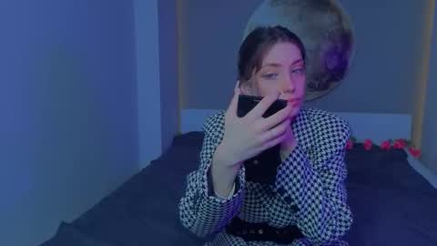 Emilia online show from March 5, 2026, 6:42 am