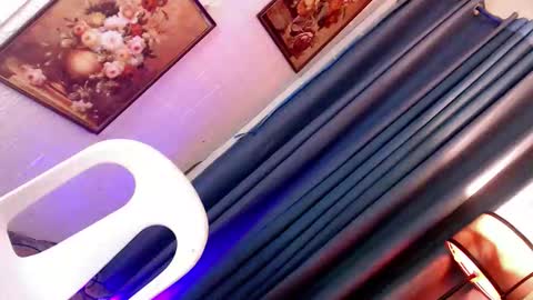 its_me_luna1111 online show from January 16, 2026, 1:37 pm