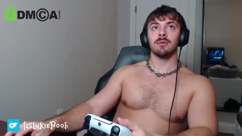 Snapshot of itslukiepooh chatting on November 15, 2025, 10:15 pm Itslukiepooh online show from November 15, 2025, 10:15 pm