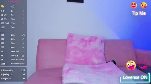 Snapshot of ivvi01 chatting on December 17, 2024, 6:45 am IVVY online show from December 17, 2024, 6:45 am