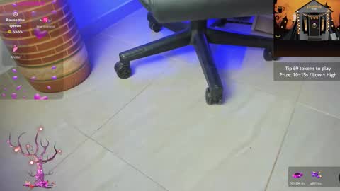 Snapshot of ivvi01 chatting on October 19, 2025, 7:25 pm IVVY online show from October 19, 2025, 7:25 pm