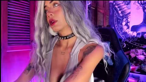 Snapshot of ivy_byte chatting on February 24, 2026, 9:57 pm - online show from February 24, 2026, 9:57 pm