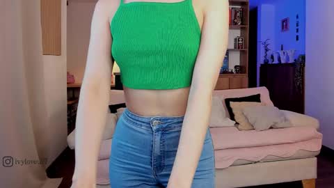 Snapshot of ivy_love33 chatting on September 23, 2025, 3:20 am Ivy online show from September 23, 2025, 3:20 am