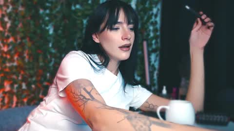 Miss Ivy online show from December 6, 2024, 2:17 pm