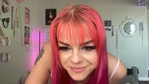 Snapshot of jadeisabel chatting on October 8, 2025, 3:53 pm Jade Isabel online show from October 8, 2025, 3:53 pm