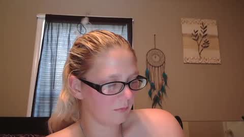 JadeLuv online show from December 1, 2024, 5:24 pm