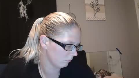 JadeLuv online show from December 9, 2024, 1:40 am