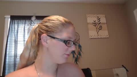 JadeLuv online show from December 21, 2024, 5:18 pm