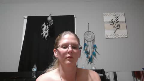 JadeLuv online show from March 4, 2026, 2:06 am