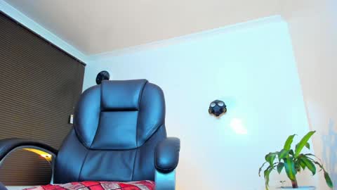 James online show from February 1, 2025, 12:07 am