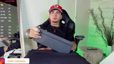 jamesdekker online show from September 8, 2025, 8:41 pm