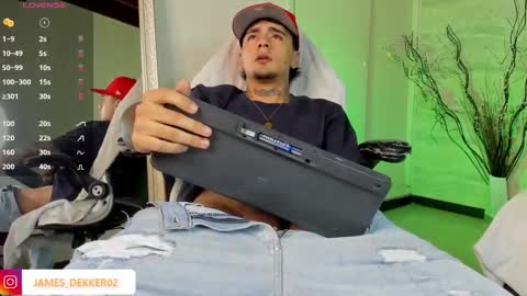 jamesdekker online show from September 15, 2025, 8:42 pm