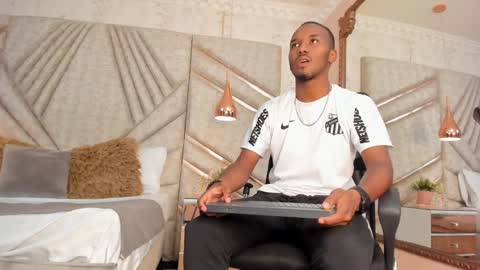 Snapshot of jamesparck chatting on January 9, 2025, 3:23 pm James online show from January 9, 2025, 3:23 pm