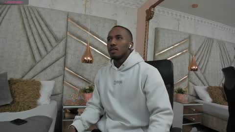 Snapshot of jamesparck chatting on January 15, 2025, 11:10 am James online show from January 15, 2025, 11:10 am