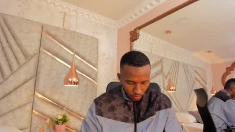 Snapshot of jamesparck chatting on January 27, 2025, 12:16 pm James online show from January 27, 2025, 12:16 pm