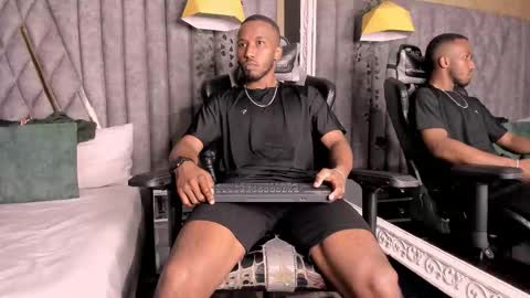 Snapshot of jamesparck chatting on March 2, 2026, 11:11 pm James online show from March 2, 2026, 11:11 pm