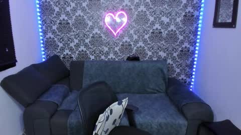 Snapshot of jdstudio chatting on October 22, 2025, 2:56 am . Julianita y Valery . online show from October 22, 2025, 2:56 am