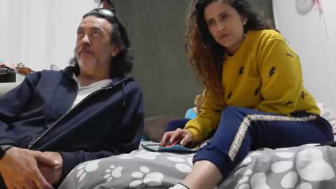 Snapshot of jeans_and_emma chatting on January 14, 2026, 2:28 am jeans_and_emma online show from January 14, 2026, 2:28 am