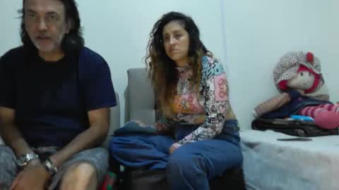 Snapshot of jeans_and_emma chatting on February 22, 2026, 1:07 am jeans_and_emma online show from February 22, 2026, 1:07 am