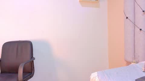 Snapshot of jenacooper__ chatting on February 5, 2026, 2:49 am Jena online show from February 5, 2026, 2:49 am