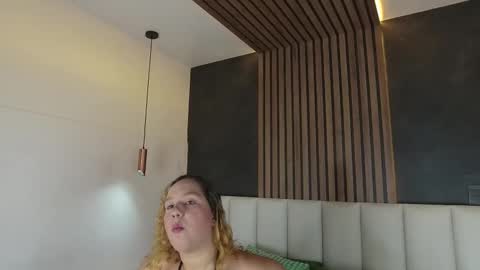 Snapshot of jenacooper__ chatting on February 10, 2026, 2:48 am Jena online show from February 10, 2026, 2:48 am