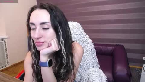 Kira online show from February 12, 2026, 8:42 am