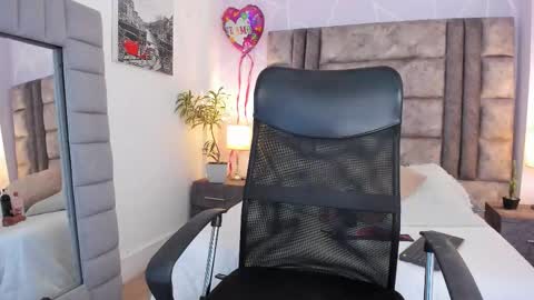 jennifer_garciia online show from February 28, 2026, 8:43 pm