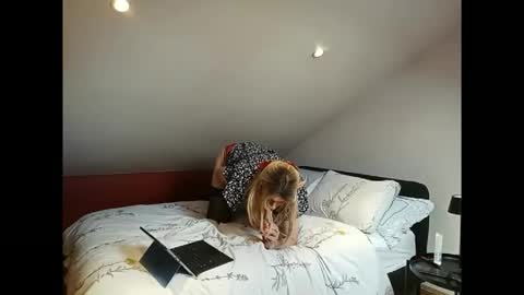 Snapshot of jennyjay800800 chatting on February 16, 2026, 1:29 pm Jenny Jay online show from February 16, 2026, 1:29 pm