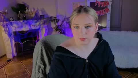 jes_solar online show from October 19, 2025, 7:25 pm