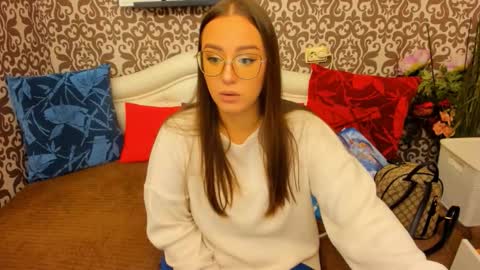 Snapshot of jessiesummers18 chatting on November 4, 2025, 3:05 am Aurora online show from November 4, 2025, 3:05 am