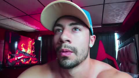 Snapshot of jhojansthetics chatting on February 15, 2025, 8:43 pm Jhojan Strong online show from February 15, 2025, 8:43 pm