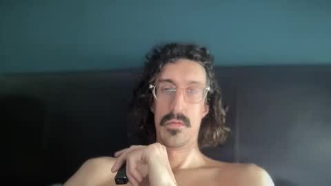 Snapshot of jiggz1986 chatting on February 11, 2026, 1:05 pm Jigz1986 online show from February 11, 2026, 1:05 pm