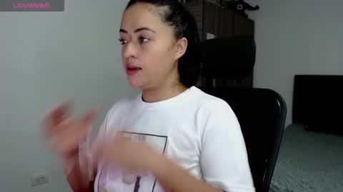 Snapshot of jjulietha95 chatting on December 18, 2025, 5:35 am Julieta online show from December 18, 2025, 5:35 am