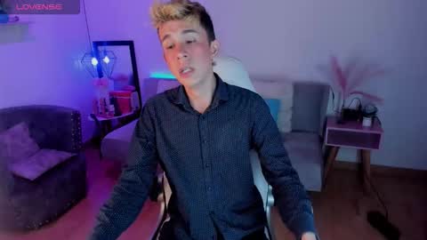 Snapshot of juaan_diick chatting on February 4, 2026, 8:36 pm Juandii online show from February 4, 2026, 8:36 pm