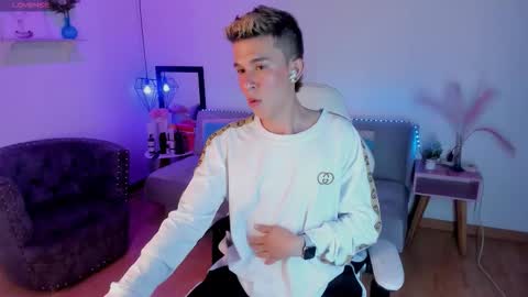 Snapshot of juaan_diick chatting on February 12, 2026, 8:04 pm Juandii online show from February 12, 2026, 8:04 pm