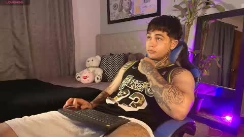 juan_alvarez18 online show from February 27, 2026, 4:34 am