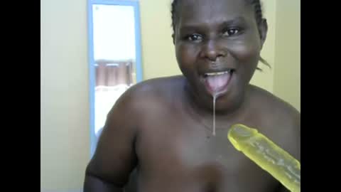 Snapshot of juicy576808 chatting on December 12, 2024, 7:30 am zainabu online show from December 12, 2024, 7:30 am