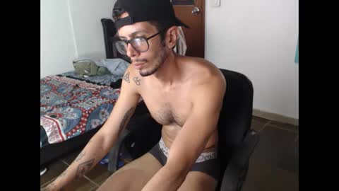 Snapshot of julfigo chatting on February 24, 2026, 2:48 pm Julfigo online show from February 24, 2026, 2:48 pm